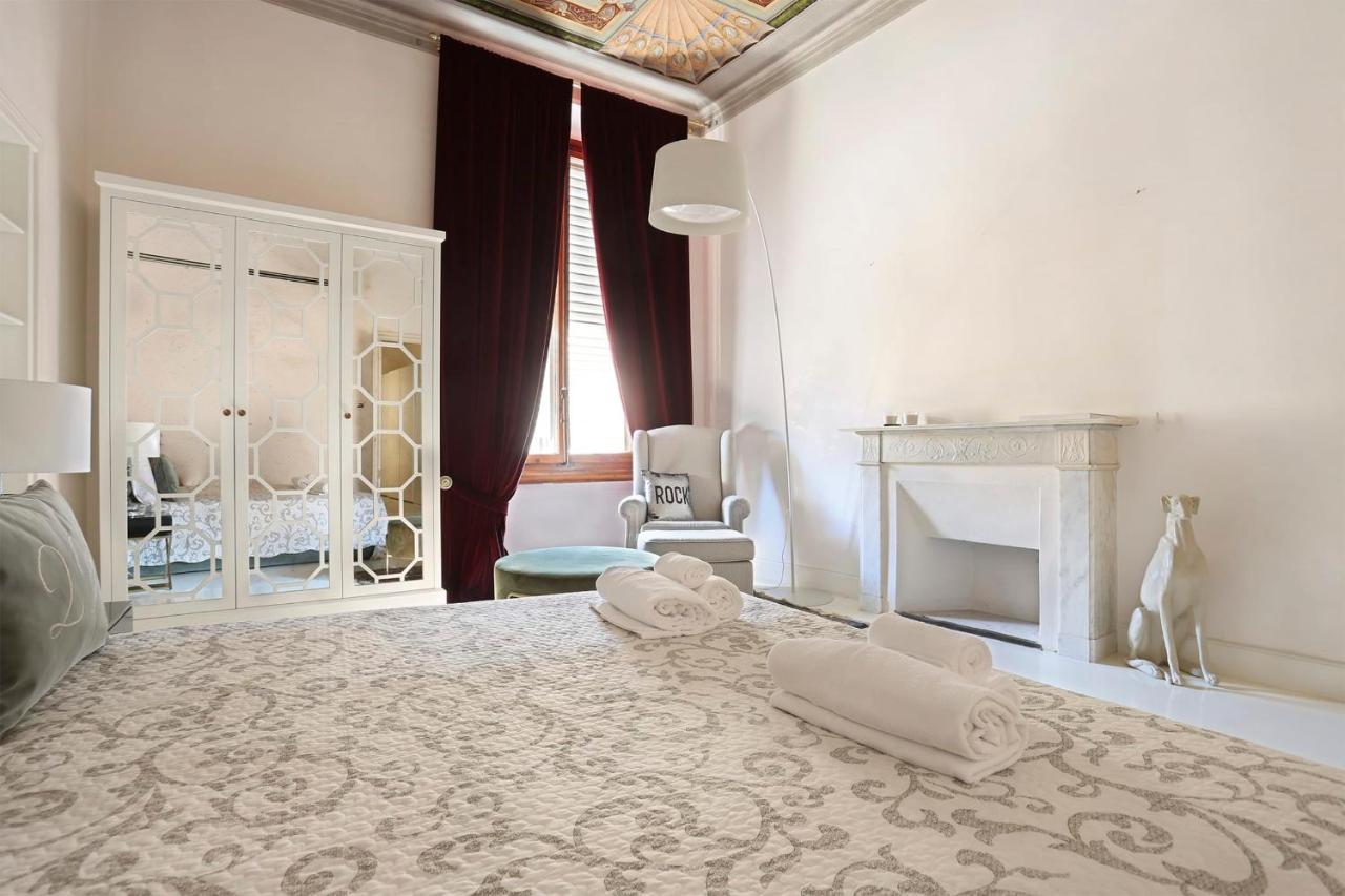 Luxury With Amazing Terrace In Florence-hosted By Sweetstay * Florencia